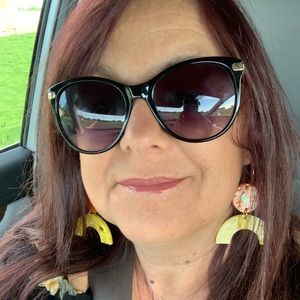 Meet your Posher, Linda